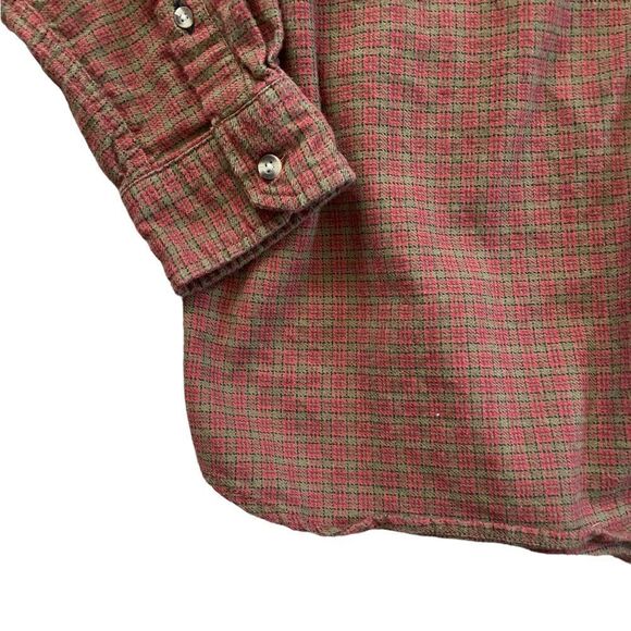 AIGLE Button Down Plaid Flannel Size Large - Picture 5 of 7
